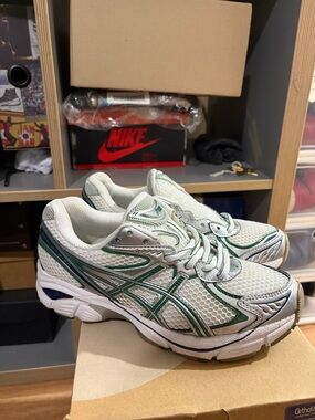 Asics GT 2160 White and Green Mesh Running Shoes
